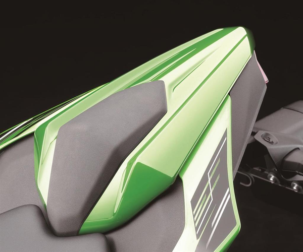 Kryt sedadla spolujazdca (Ninja 125 a Z125)