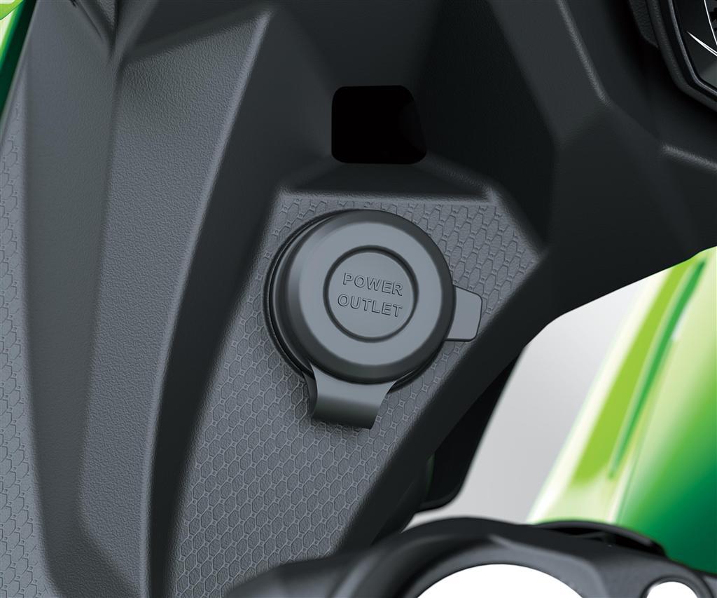 12V zásuvka pre Ninja 400